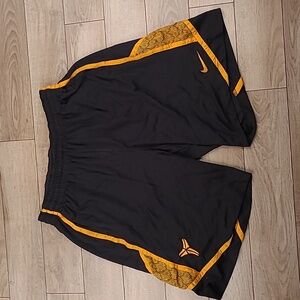 NIKE‎ Kobe Bryant Mamba Black Gold XL Mens Athletic Basketball Shorts 451035-013